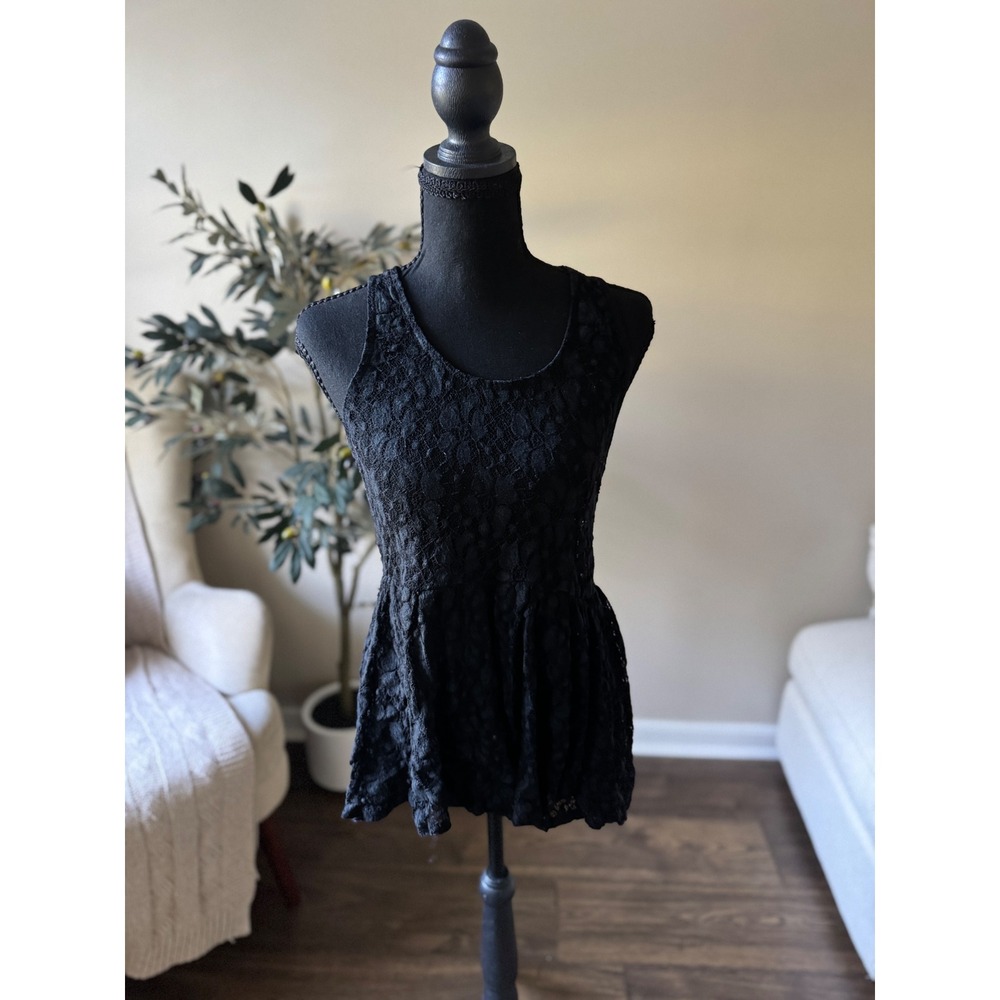 Mudd Black Floral Lace Peplum Tank Top Sleeveless Scoop Neck Large